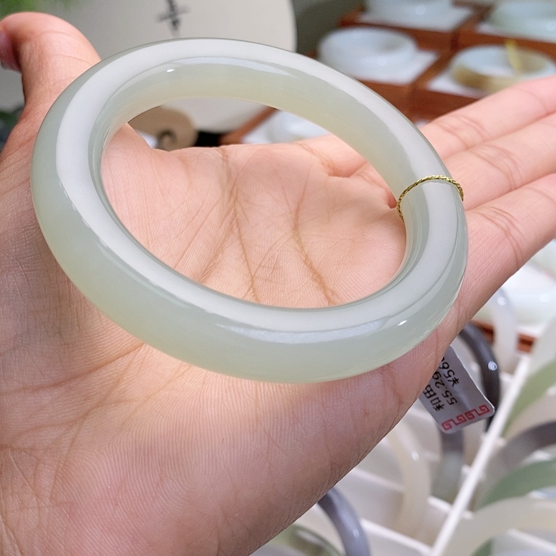 和田玉手镯未镶嵌55.2