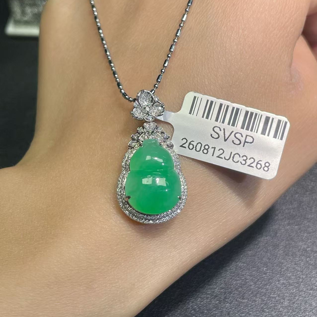 缅甸A货翡翠南非真钻18K金（不含链）