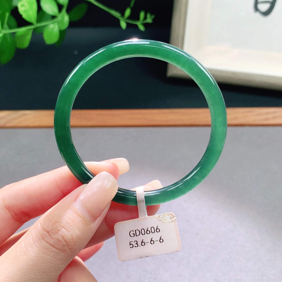 翡翠手镯未镶嵌天然天然