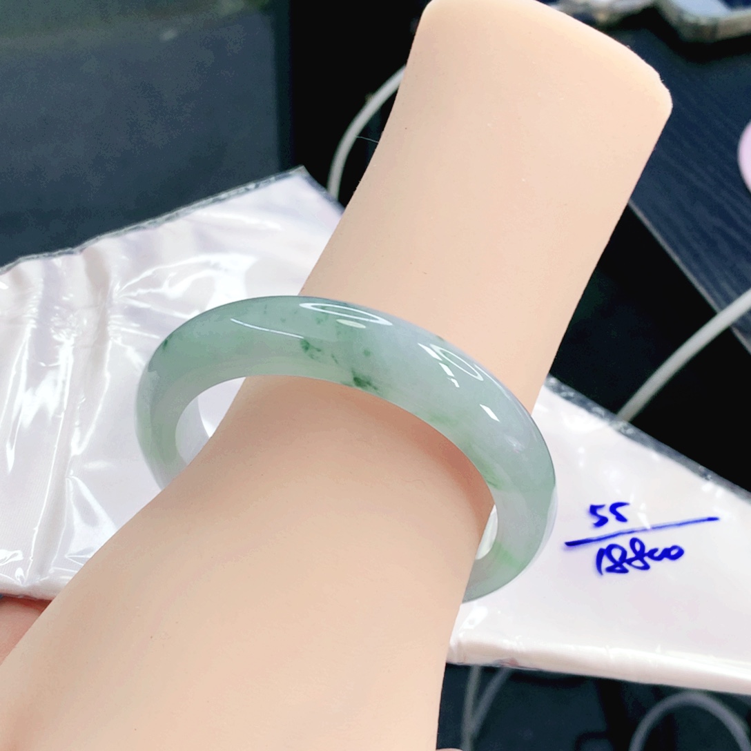翡翠未镶嵌手镯55