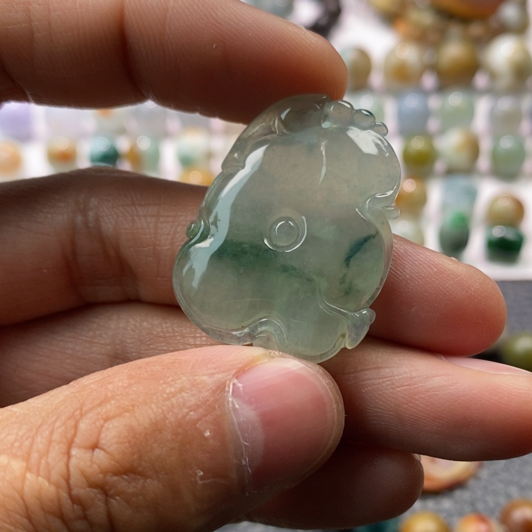 翡翠手链未镶嵌珠子