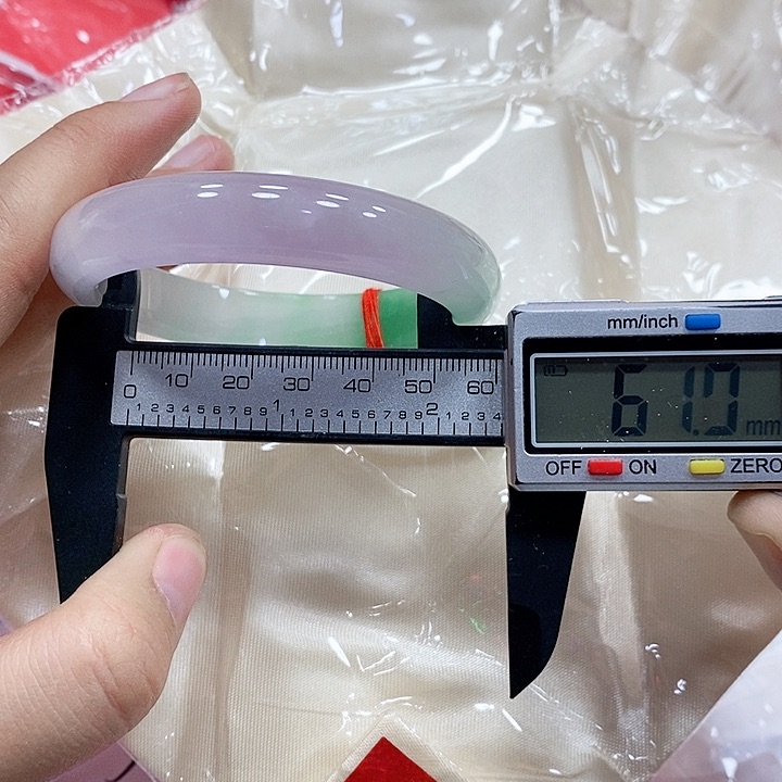 蓉***蓉翡翠手镯未镶嵌210 号库存×2=128元