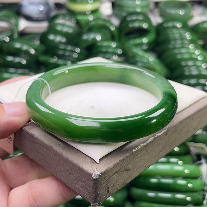 未镶嵌手镯和田玉（碧玉）