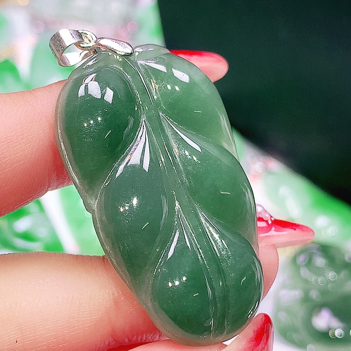 翡翠未镶嵌项圈翡翠