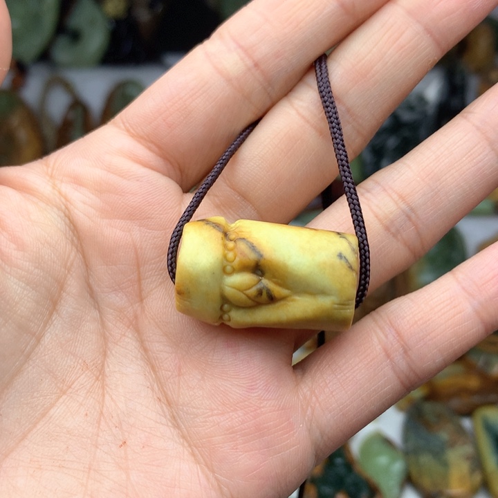 岫岩河磨玉（透闪石质玉）挂件未镶嵌