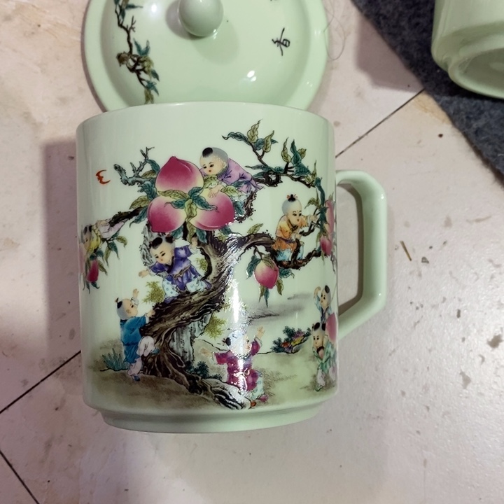 摆件瓷绿稀土寿桃童子办公杯