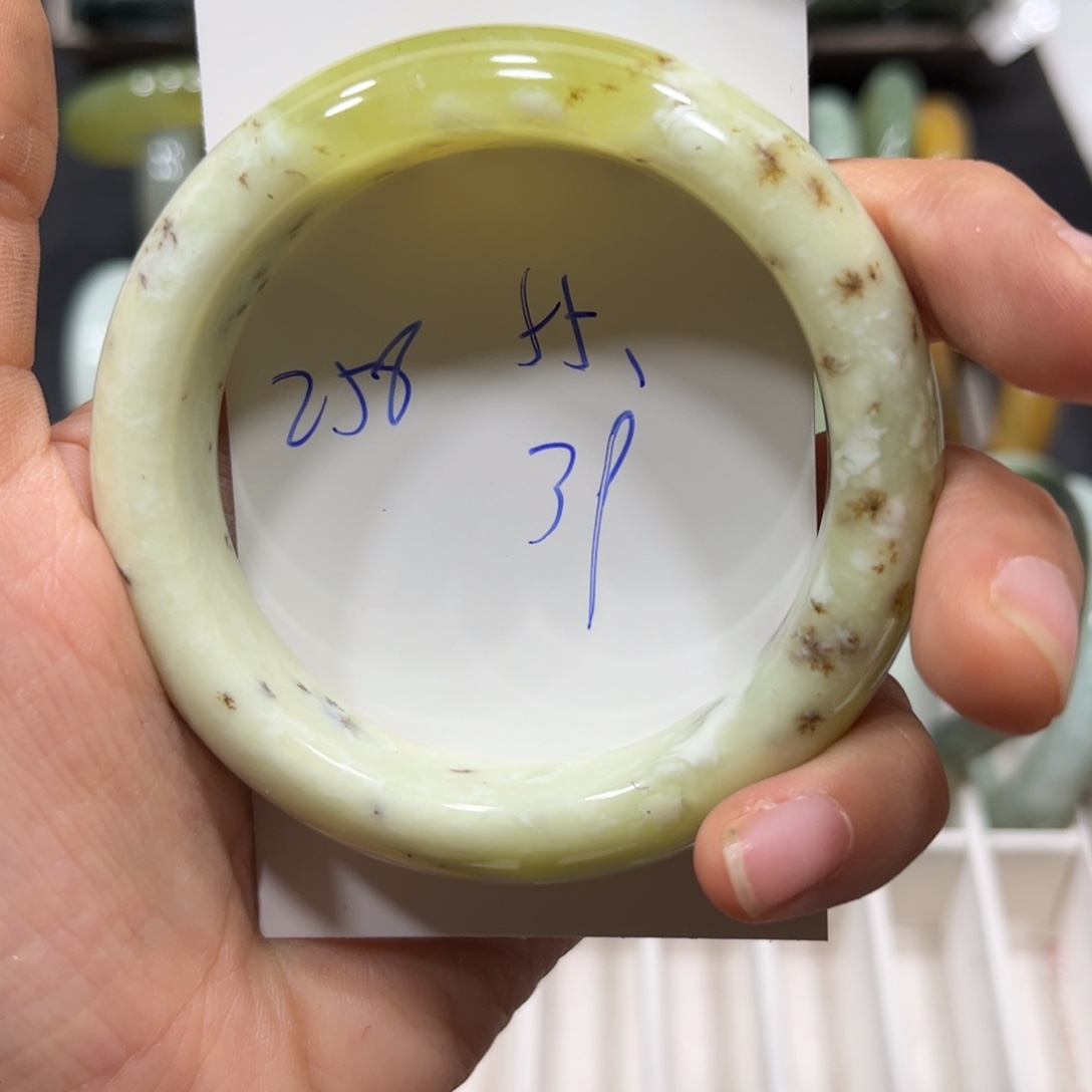 未镶嵌蛇纹石玉手镯