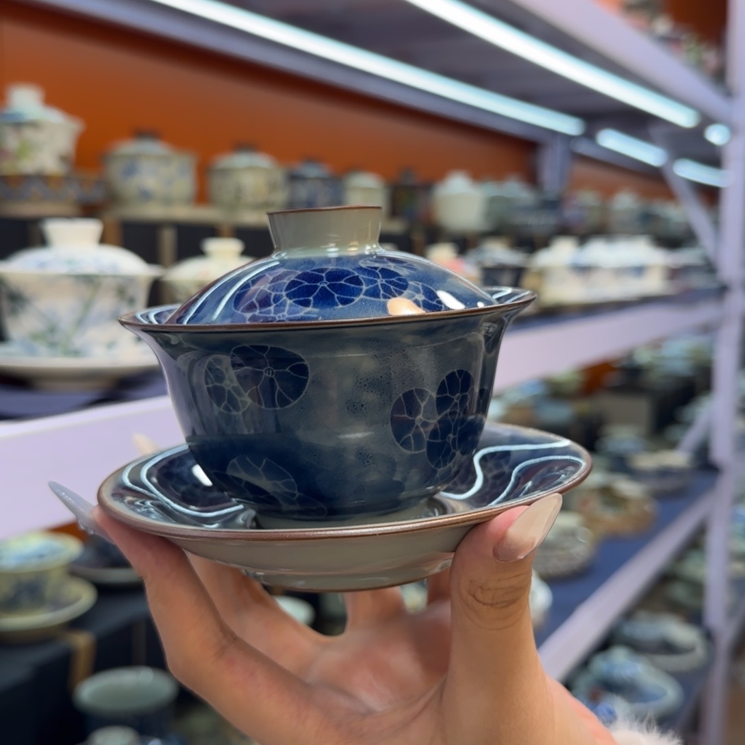 我在外面吃饭呢你在哪