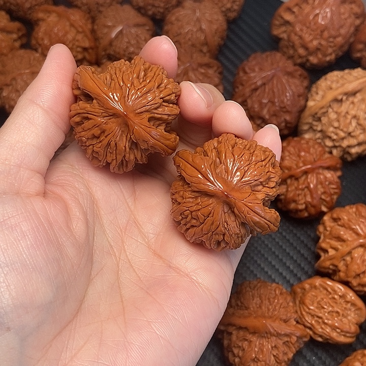 ᠬ***ᠨ木质类36狮虎兽。      