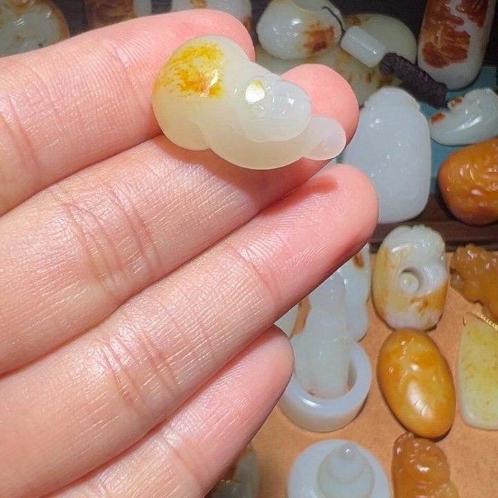 颈饰未镶嵌和田玉