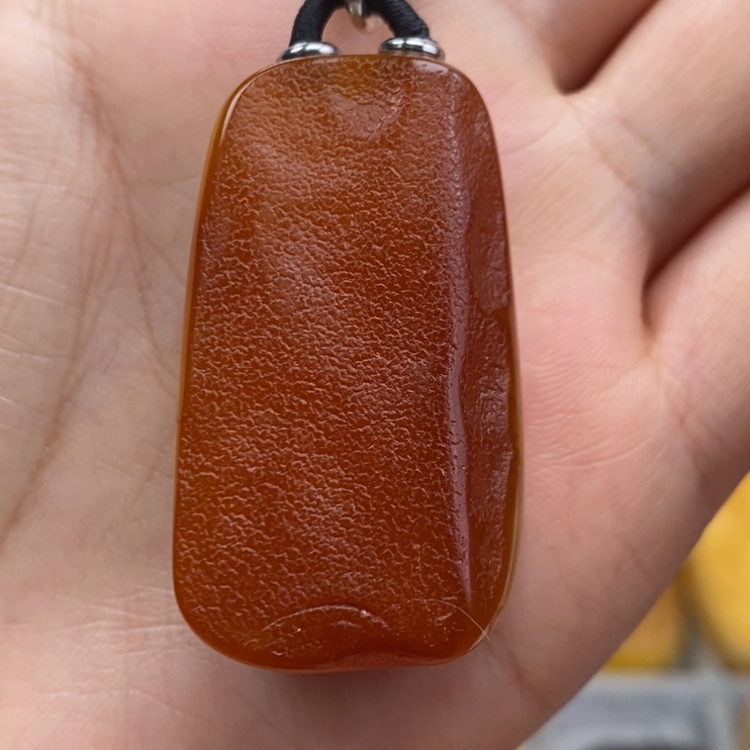 琥珀吊坠(赠链)未镶嵌