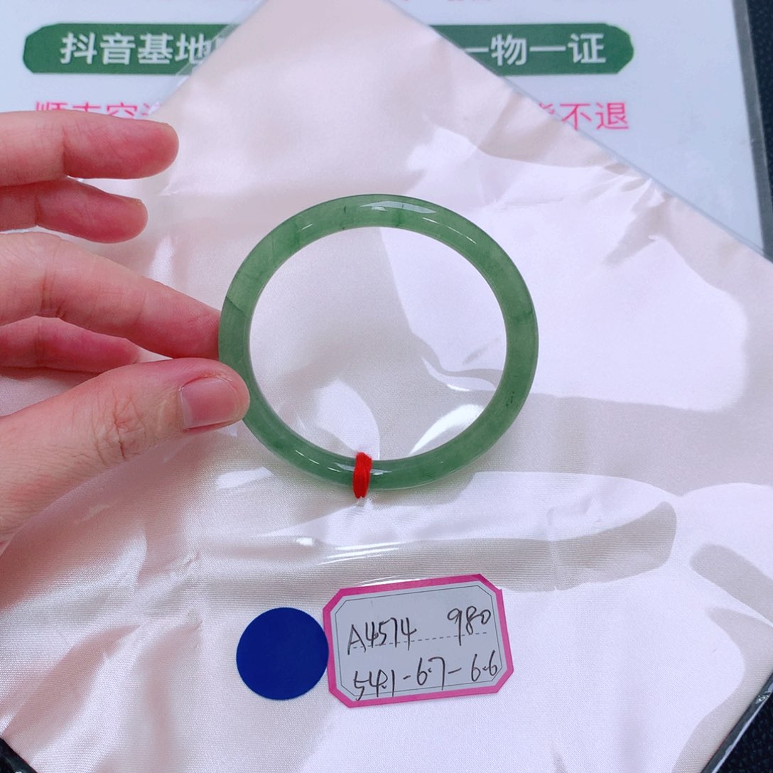 未镶嵌手镯翡翠缅甸翡翠手镯