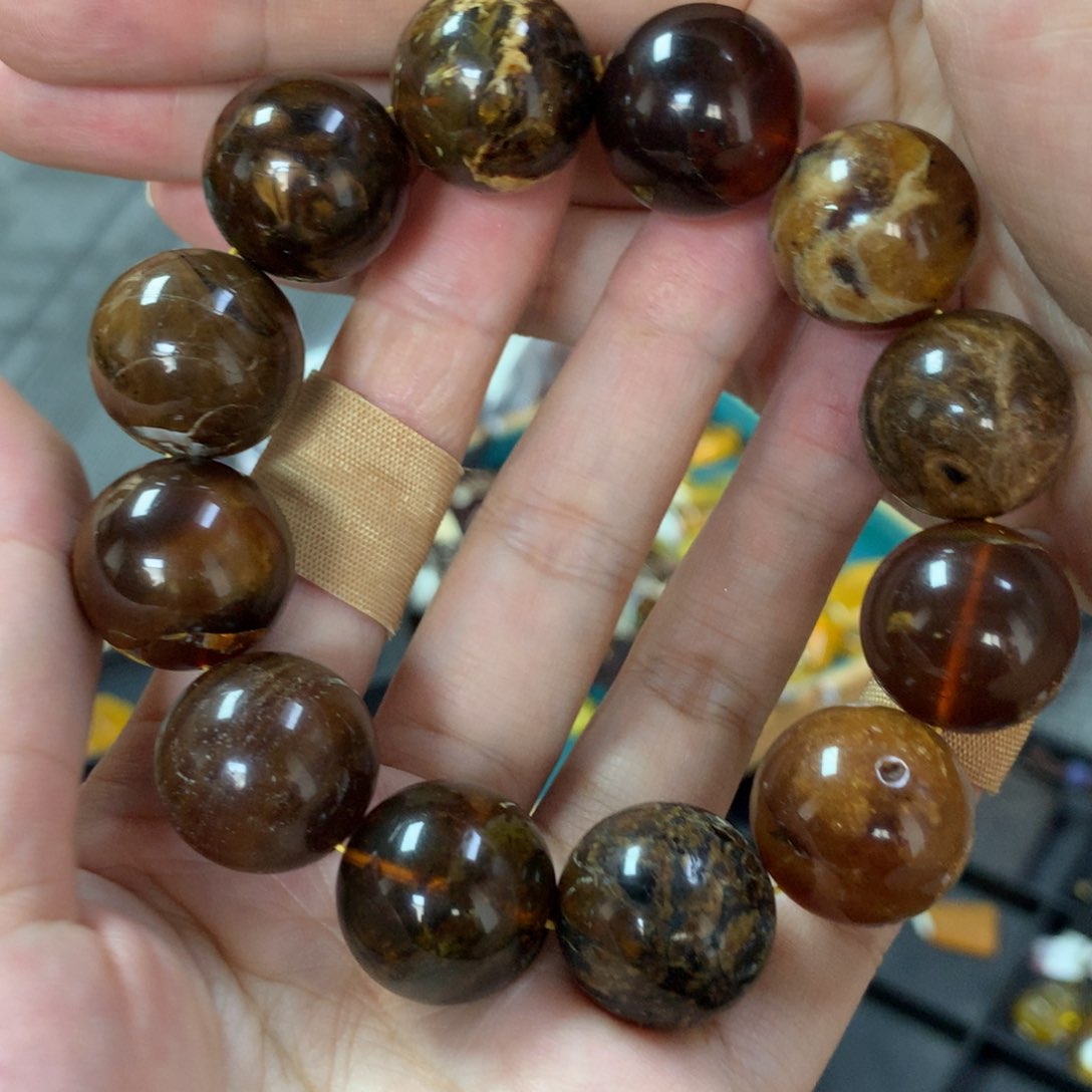 琥珀未镶嵌珠宝奇石84