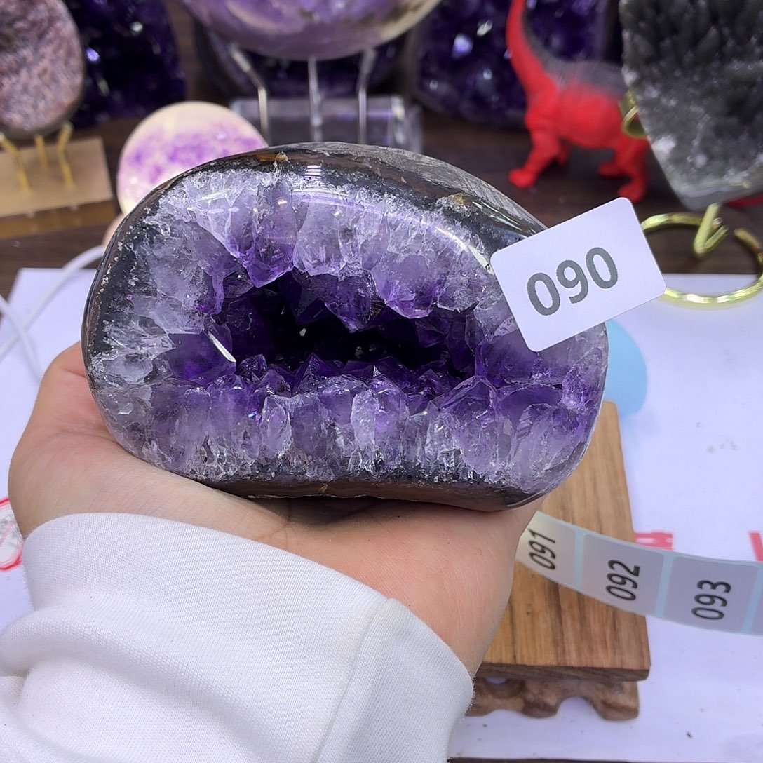紫晶大型摆件（非配饰）未镶嵌