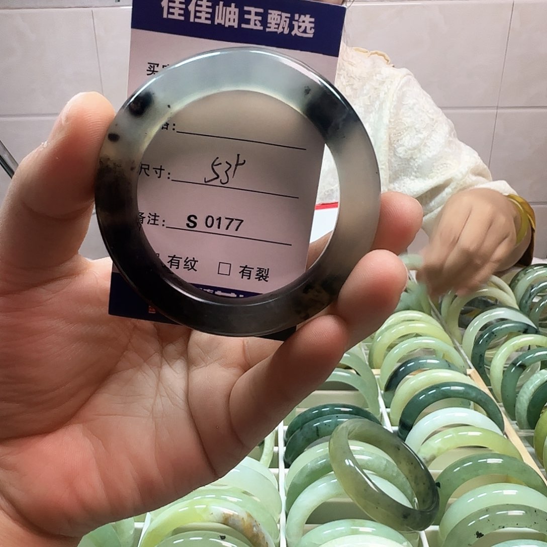 蛇纹石玉手镯未镶嵌s 0177