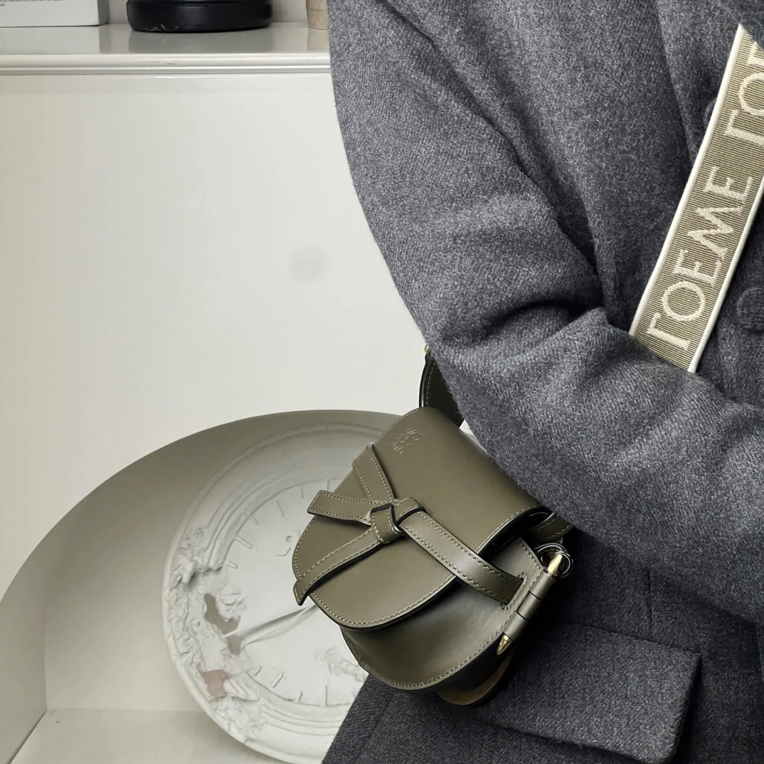 99新 LOEWE/罗意威 罗意威 gate mini橄榄绿宽肩带/99新/优选