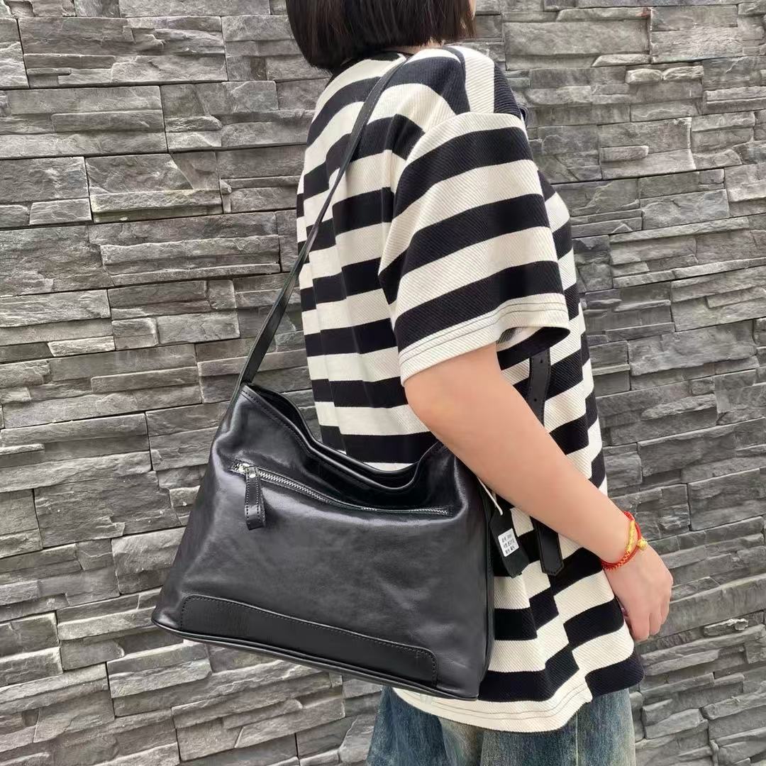 【包尚时代】76981女士单肩斜跨包时尚休闲百搭黑色棕色简约潮流包