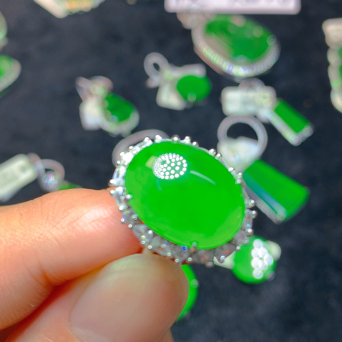 颈饰银S925镶嵌翡翠