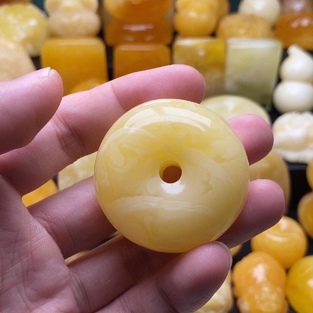 琥珀颈饰未镶嵌琥珀蜜蜡吊坠