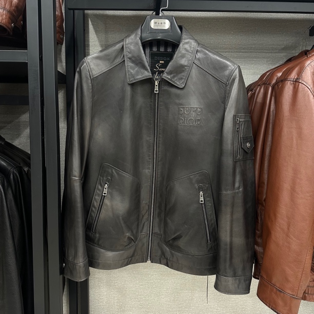 男士2026早春新品灰色山羊皮油蜡晕染翻领皮衣