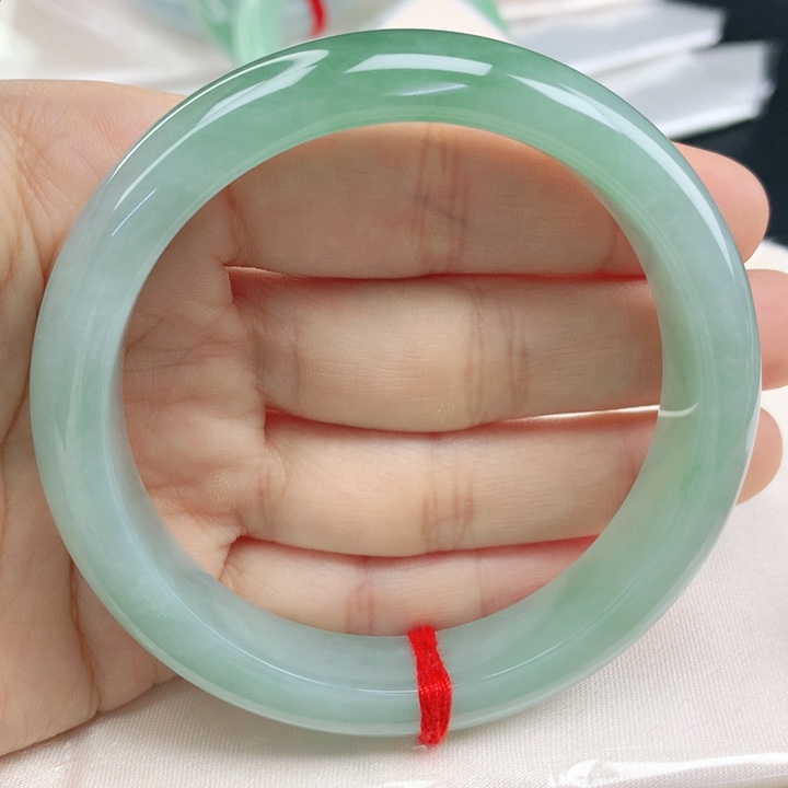 翡翠手镯未镶嵌果绿58