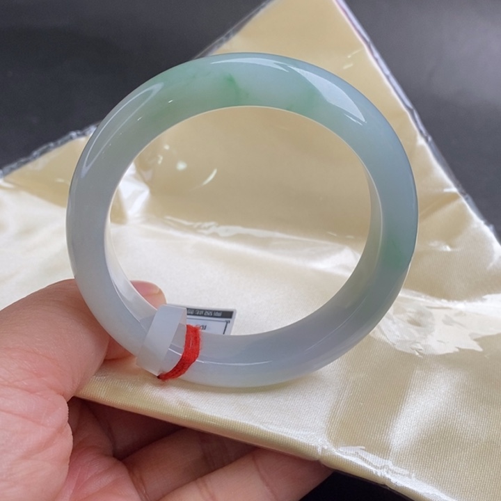 翡翠手镯未镶嵌53.6圈