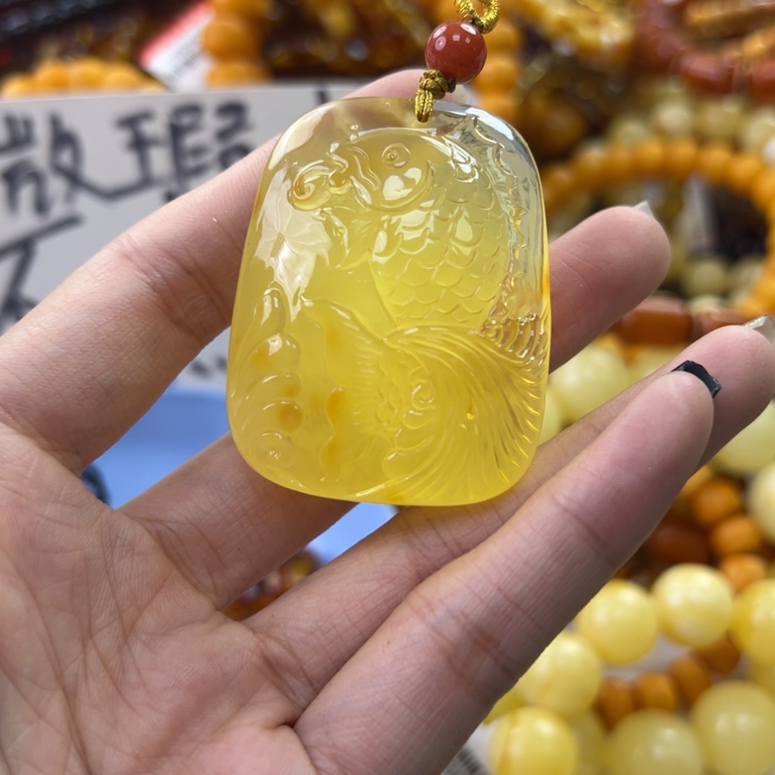 琥珀珠宝奇石未镶嵌