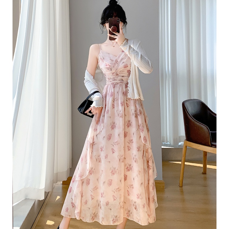 法式气质荷叶边碎花吊带连衣裙女秋2025新款温柔风收腰显瘦仙女裙