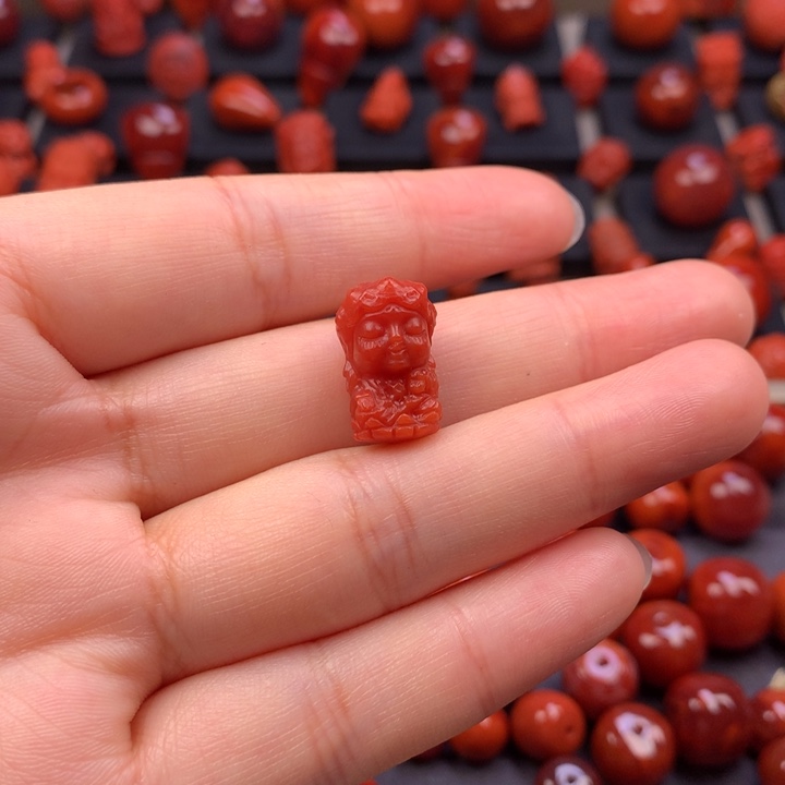 南红玛瑙未镶嵌度母10.5MM