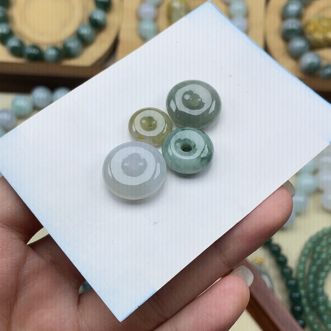 翡翠未镶嵌颈饰0003