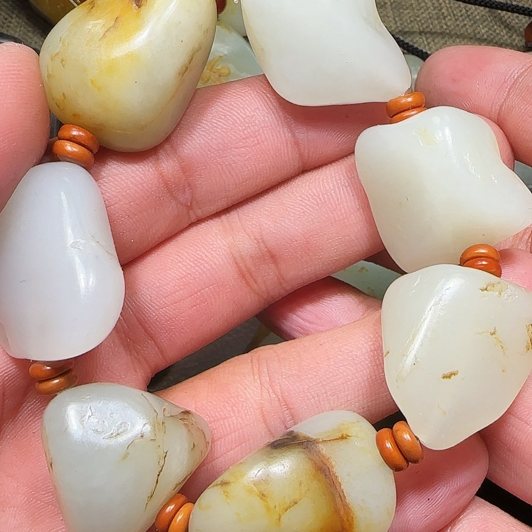 和田玉颈饰未镶嵌