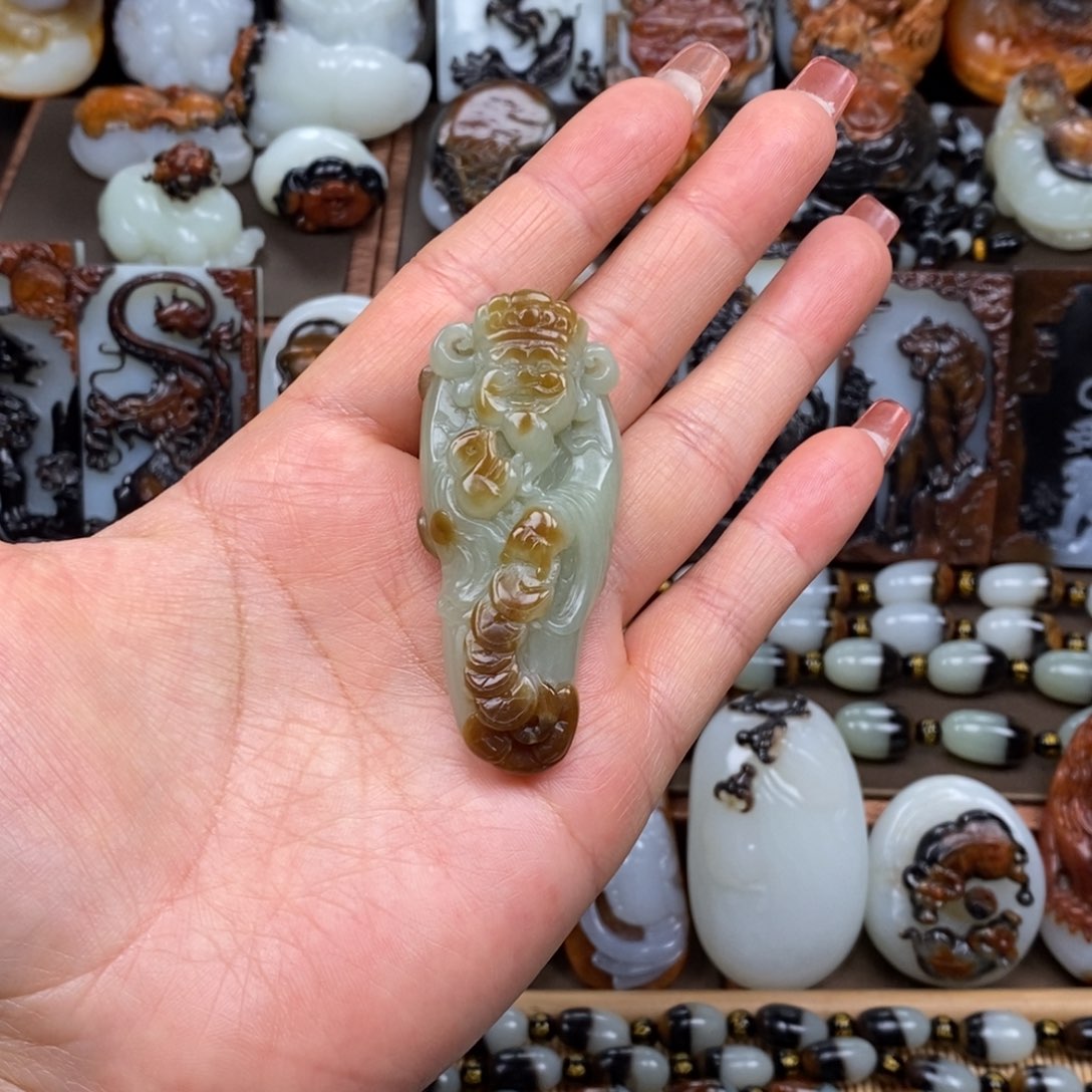 颈饰未镶嵌和田玉