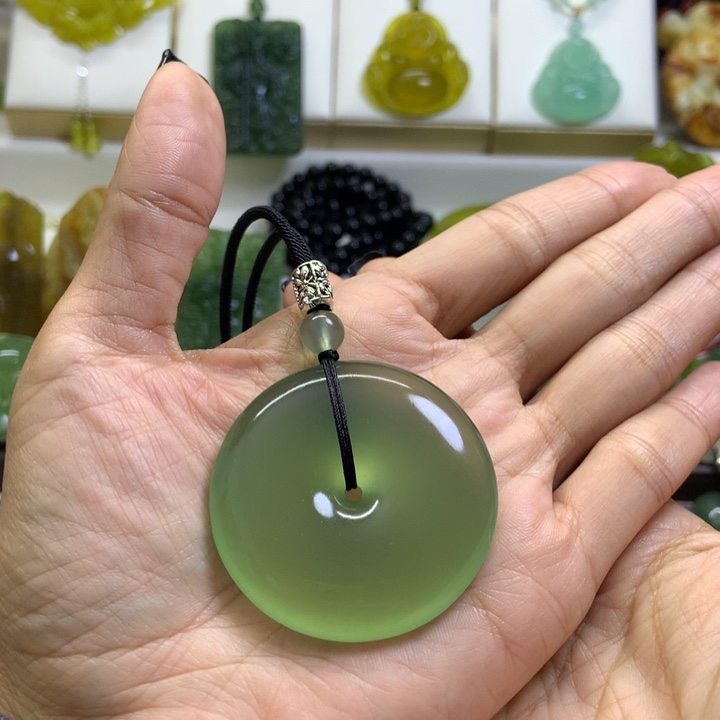 【闪购商品】未镶嵌蛇纹石玉颈饰梵*默