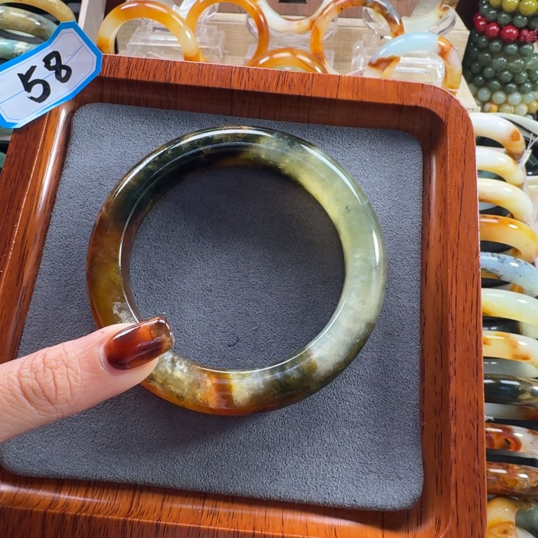 清***遇蛇纹石玉未镶嵌手镯微瑕抠手