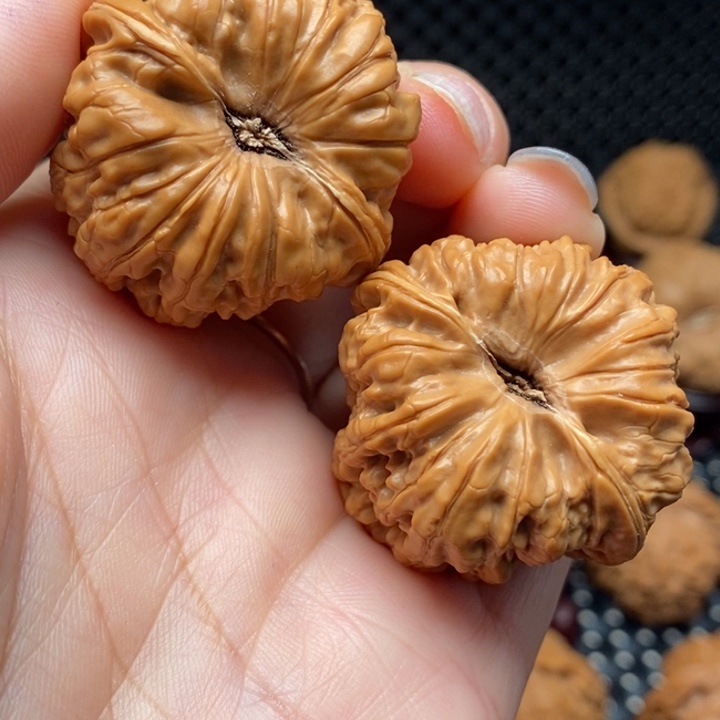 文玩核桃吊坠8平谷凹底37