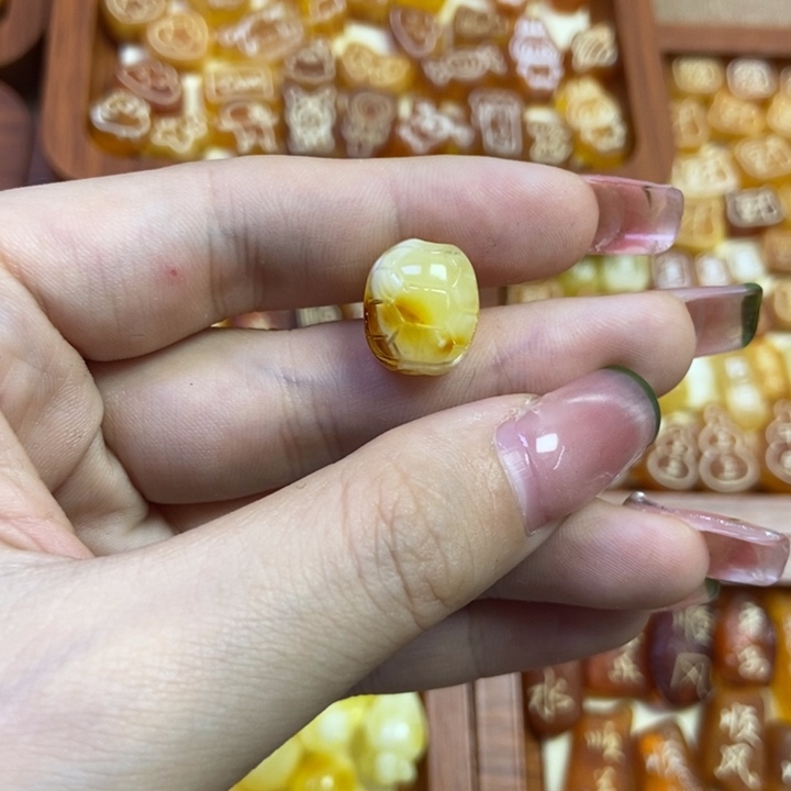 琥珀未镶嵌珠宝奇石富甲