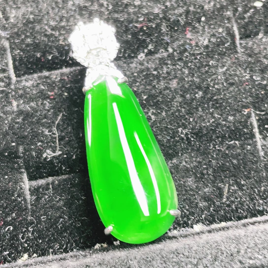 翡翠未镶嵌颈饰18