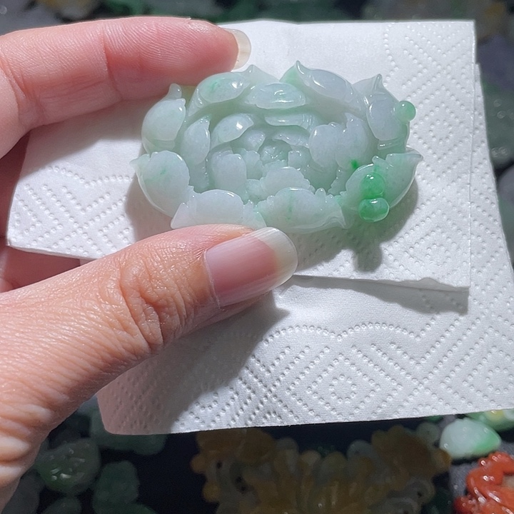 颈饰未镶嵌翡翠天