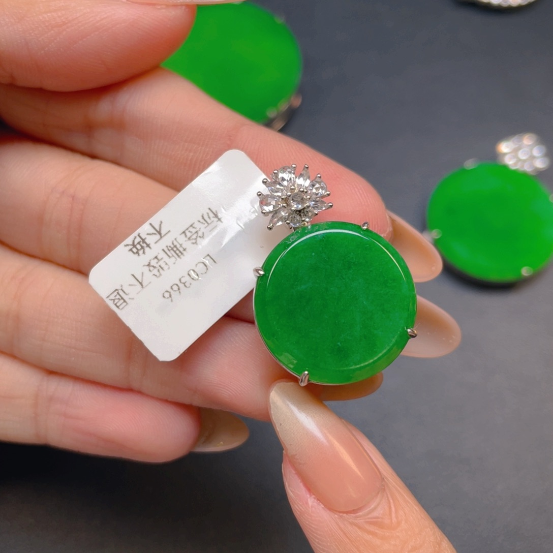 【闪购商品】颈饰银S925镶嵌翡翠翡翠