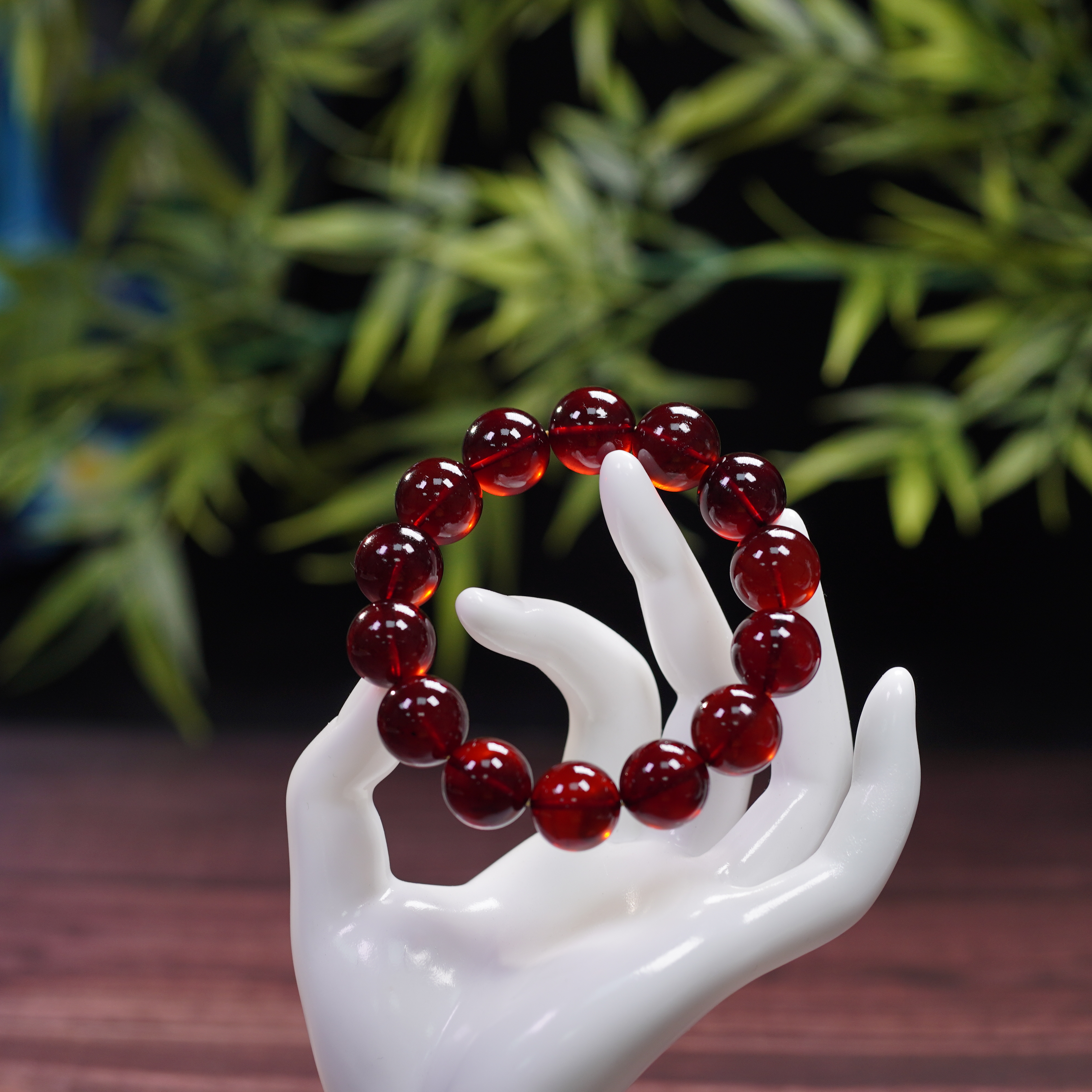 卫民珠宝-16+血珀手串缅甸老坑料3A级琥珀素串单圈时尚百搭