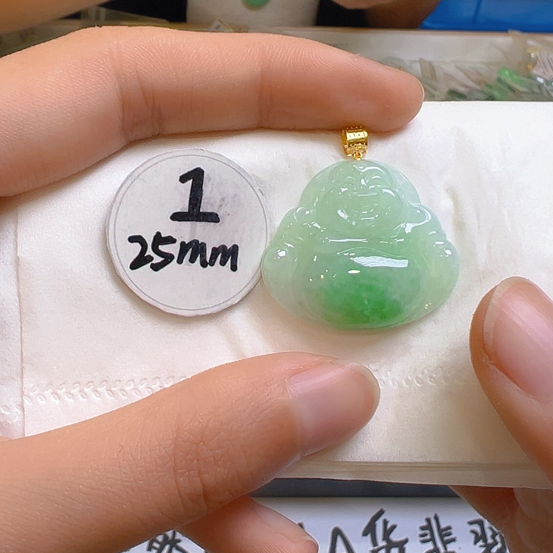 翡翠颈饰18K金镶嵌翡翠