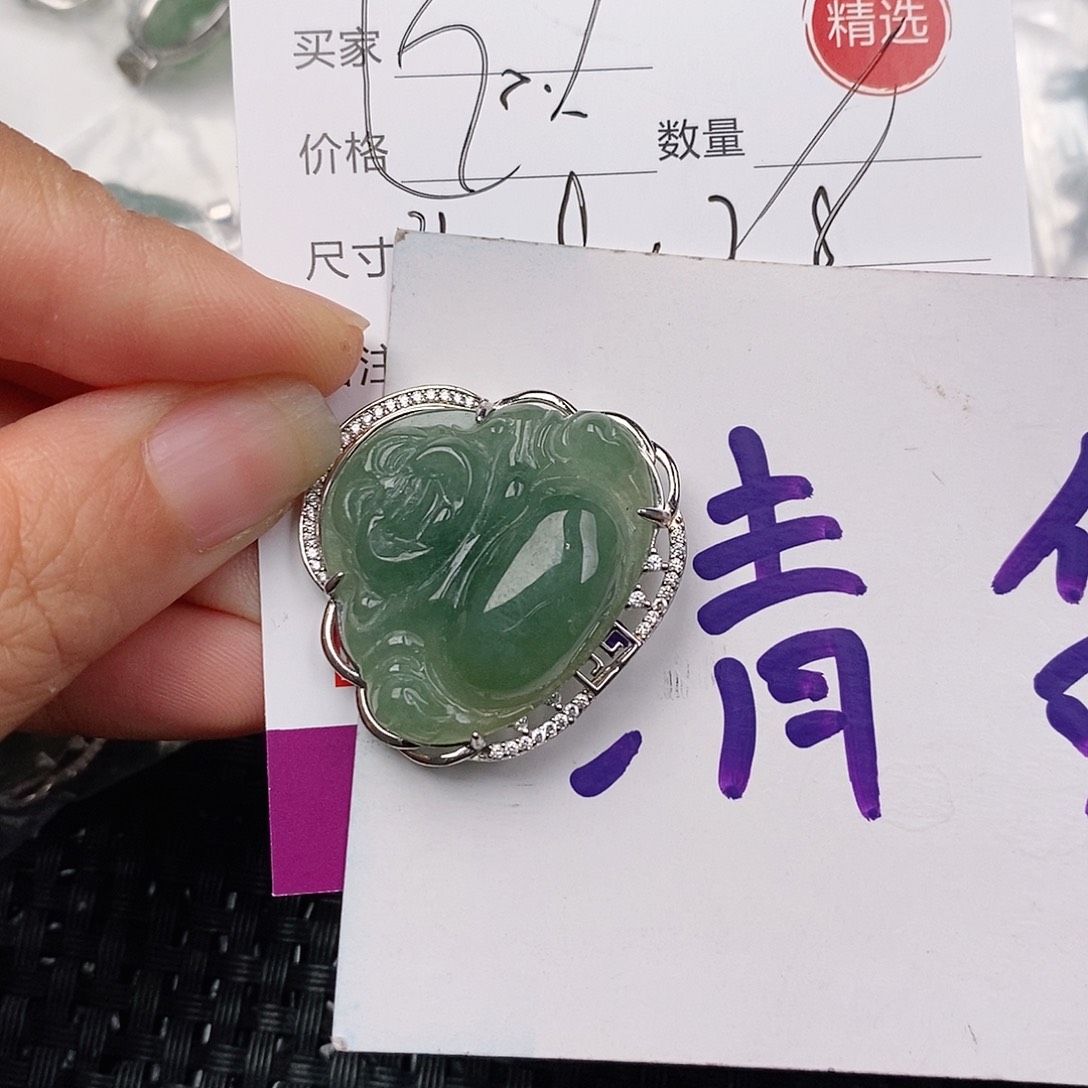 颈饰银S925镶嵌翡翠
