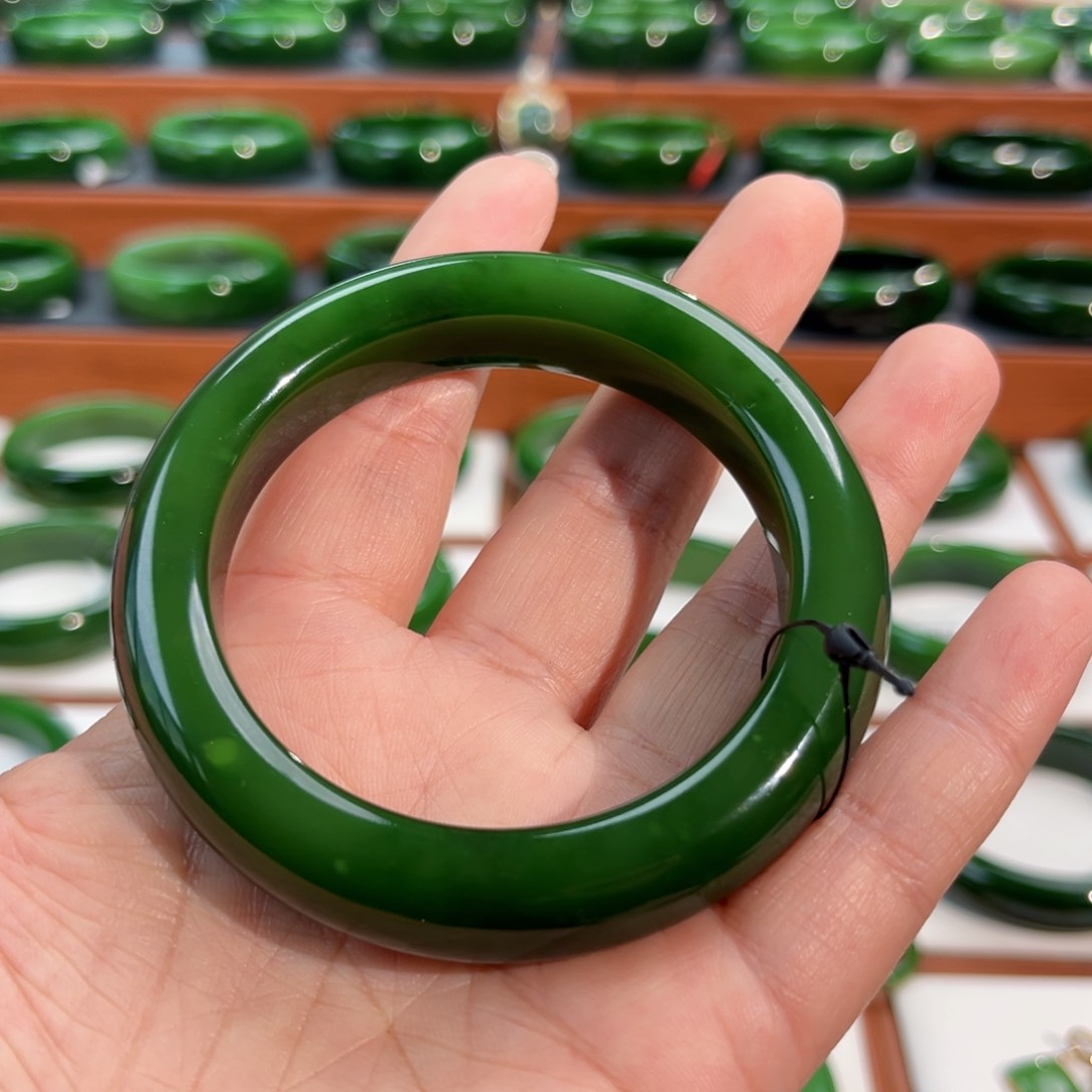 未镶嵌手镯和田玉（碧玉）