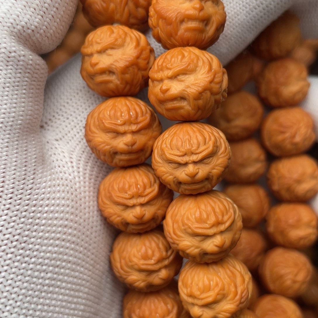 忘***称猴头核桃吊坠大圣