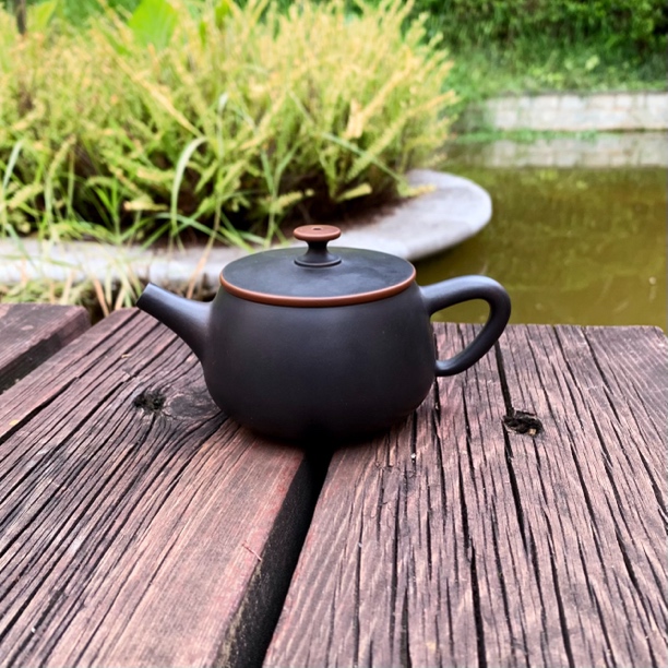 云南建水紫陶茶壶紫陶壶素面黑汉瓦壶大口石瓢壶可提可转家用泡茶