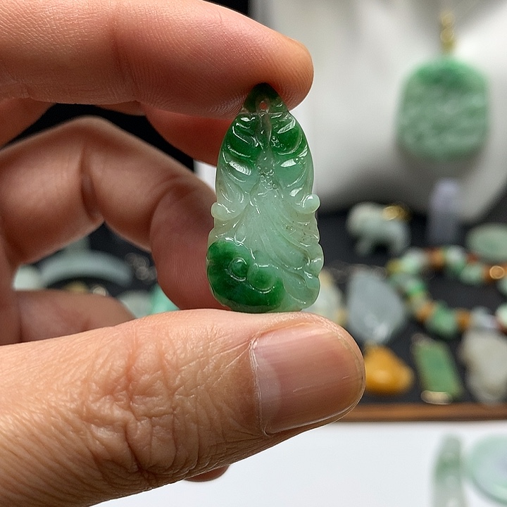 翡翠未镶嵌颈饰天然A货翡翠
