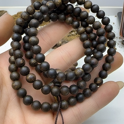 沉香手串?**丫 乌身老料全沉水0.6  18克