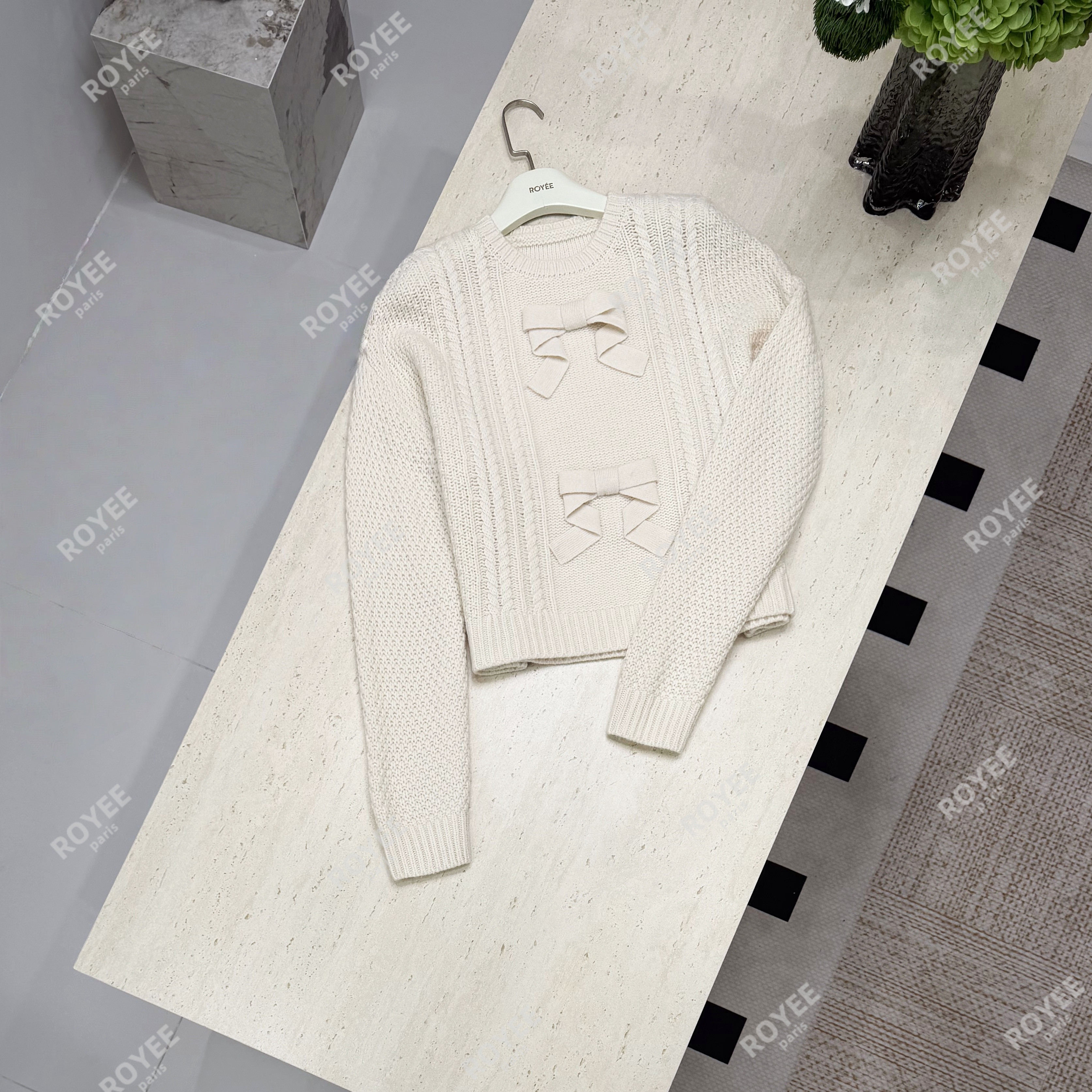 【金屿蝴蝶】温柔甜美立体蝴蝶结设计圆领减龄针织衫上衣女RY1797