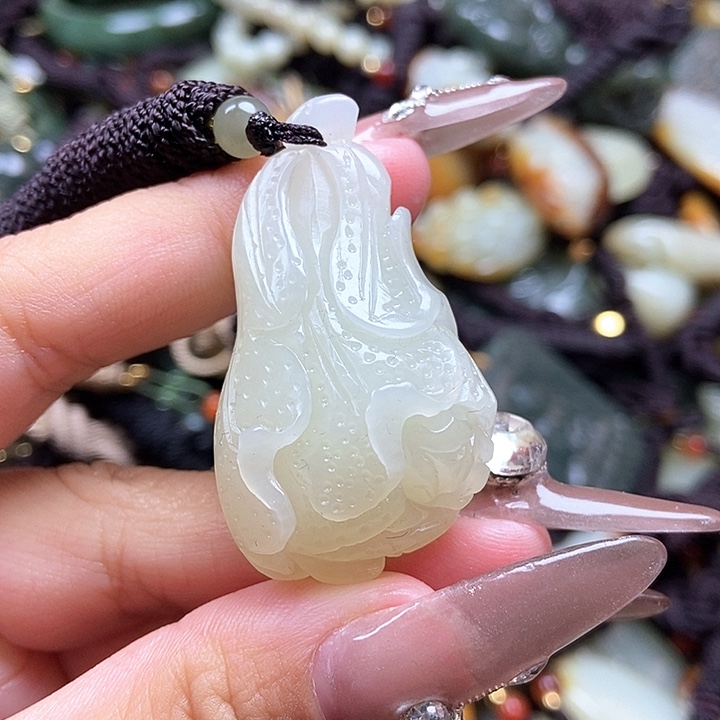 和田玉颈饰未镶嵌