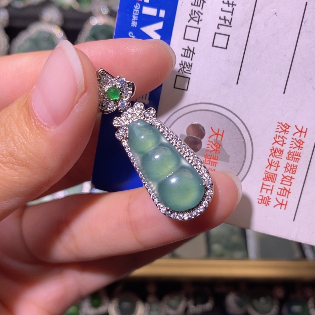 翡翠未镶嵌颈饰天然